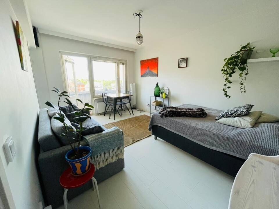 Yksioe Laehellae Linnanmaekeae Apartment Helsinki